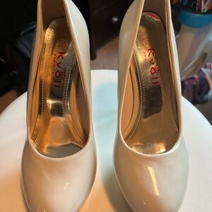 Elegant Cream Women's Heels